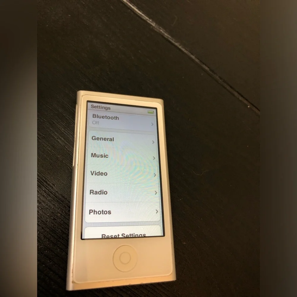 Apple 14GB iPod Nano - 7th Generation Silver - A1446